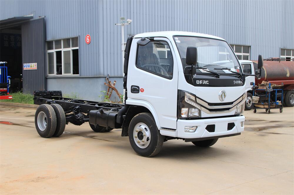 東風小多利卡（3308，朝柴130）國六  內(nèi)飾照片圖